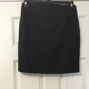 Size 8P Banana Republic Grey Navy Skirt